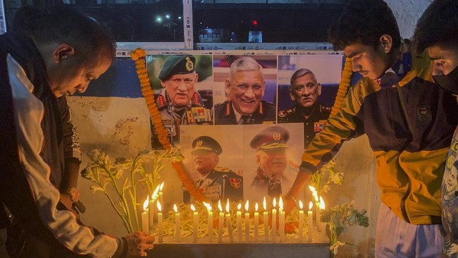 FOTO: Hancur Lebur Helikopter India Jatuh Tewaskan Kepala Militer