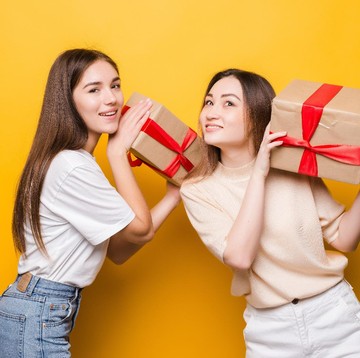 Christmas Season! 4 Ide Kado Ini Ternyata Punya Makna Keberuntungan, Apa Saja?