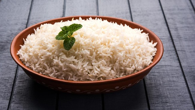 Bank Dunia menyebut harga beras di Indonesia menjadi yang termahal di antara negara-negara Asia Tenggara.