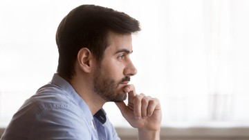 Tak Harus Selalu Tangguh, Ini 7 Tanda Pria Dewasa secara Emosional