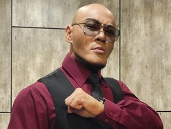 Deddy Corbuzier Orang Pertama di RI Beli Ferrari Roma, Segini Harga Mobilnya