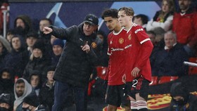 Zidane Iqbal, Wonderkid Pakistan-Irak Ukir Sejarah di Man Utd
