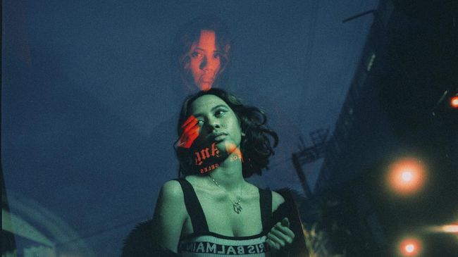 Gandeng Ivanka Slank, Naya Yeira Rilis Video 'Ghost Ship' Hari Ini Solois Naya Yeira memberi kejutan manis sebagai penutup tahun 2021 dengan meluncurkan single bertajuk Ghost Ship.
