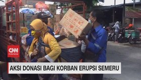 VIDEO: Pedagang Pasar Bantu Korban Erupsi Semeru