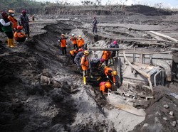 Hujan Deras Kemungkinan Picu Erupsi Semeru