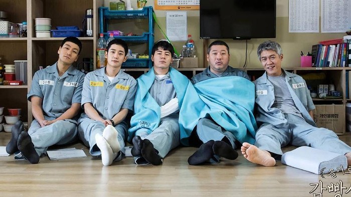 Bikin Ngakak Sekaligus Merinding, 5 Drama Korea Bergenre Dark Comedy Ini Tetap Seru Banget buat Ditonton!