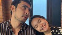 <p>Putri Abimana Aryasatya kini sudah tumbuh besar. Menikah di 2001 silam, ia dan Inong Ayu dikaruniai putri semata wayang bernama Satine Zaneta. (Foto: Instagram @abimana_arya)</p>