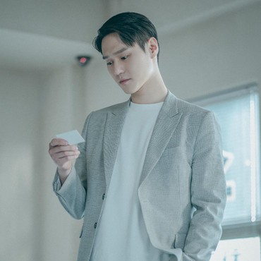 Sembuh dari COVID-19, Go Kyung Pyo Lanjutkan Syuting Film 'Seoul Vibe'