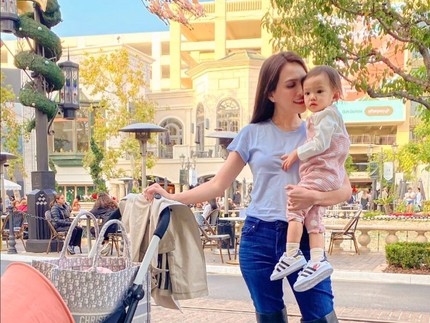 7 Potret Shandy Aulia Liburan ke Amerika, Diduga Bareng Suami & Didoakan Tidak Cerai
