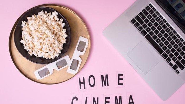 Jelang Akhir Tahun, Ini 6 Tips Agar 'Bioskop Pribadi' di Rumah Jadi Lebih Seru! Cobain Yuk Jelang Akhir Tahun, Ini 6 Tips Agar 'Bioskop Pribadi' di Rumah Jadi Lebih Seru! Cobain Yuk