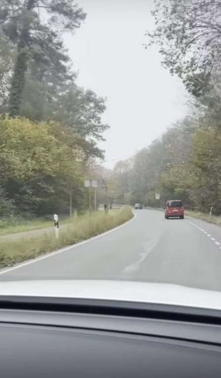 11 Potret Kampung Halaman Masa Kecil Ira Wibowo Ira Wibowo pernah menghabisi masa kecilnya tinggal di sebuah kota di Jerman bernama, Konstanz. Yuk kita intip!