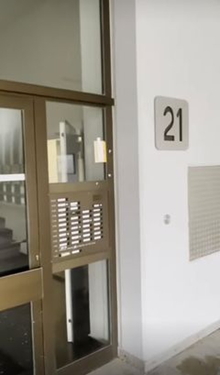 Ira Wibowo pernah menghabisi masa kecilnya tinggal di sebuah kota di Jerman bernama, Konstanz. Yuk kita intip!