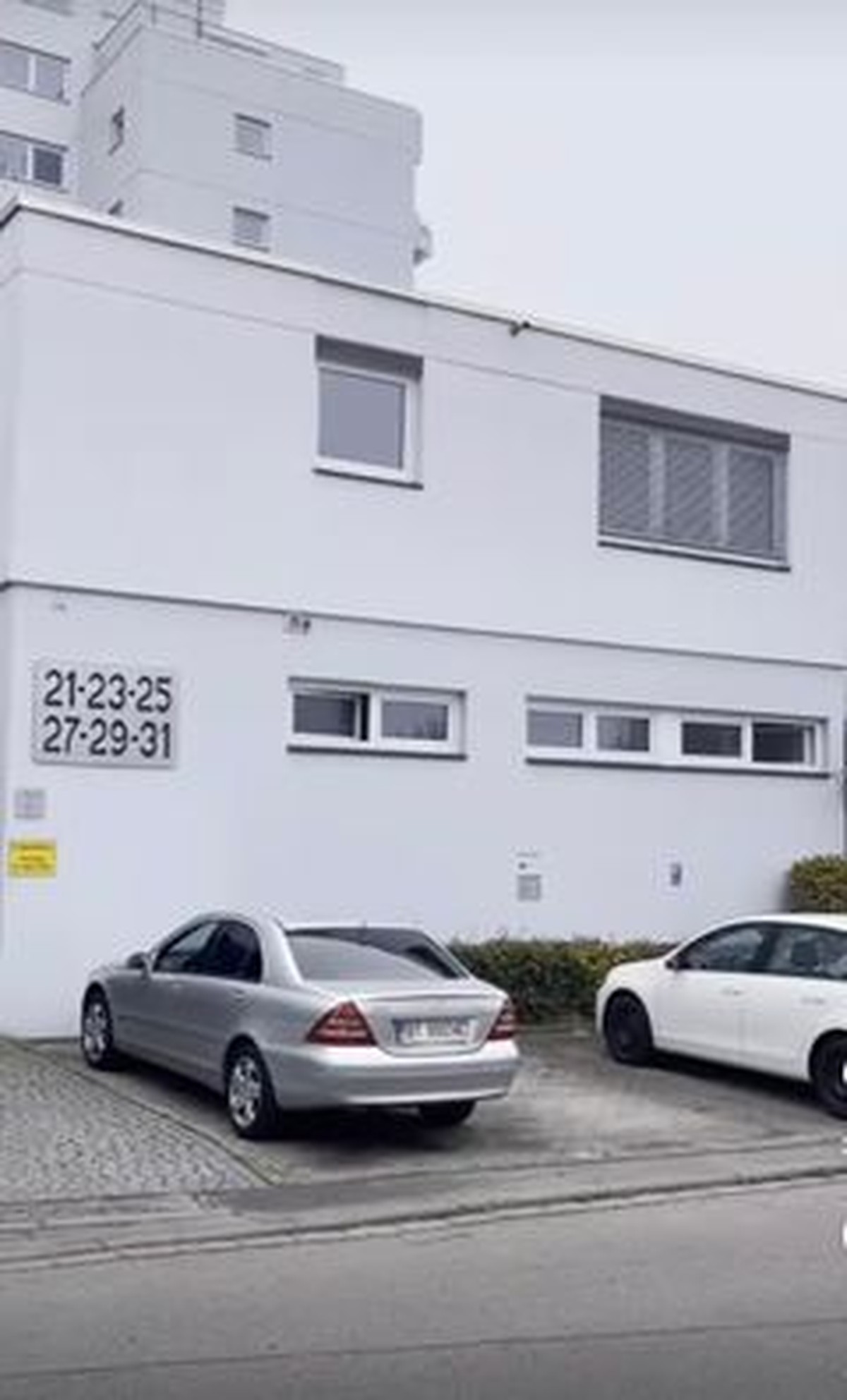 Ira Wibowo pernah menghabisi masa kecilnya tinggal di sebuah kota di Jerman bernama&comma; Konstanz&period; Yuk kita intip&excl;