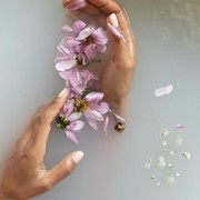 Selain Hyaluronic Acid, 3 Bahan Skincare Ini Terkenal Optimal untuk Menghidrasi Kulit