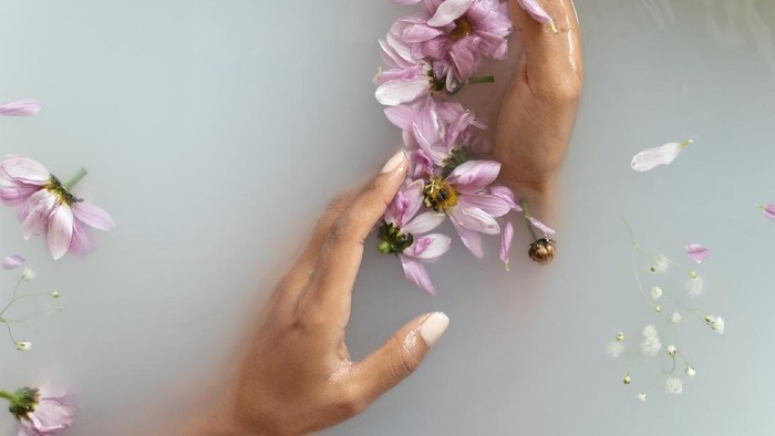 Selain Hyaluronic Acid, 3 Bahan Skincare Ini Terkenal Optimal untuk Menghidrasi Kulit