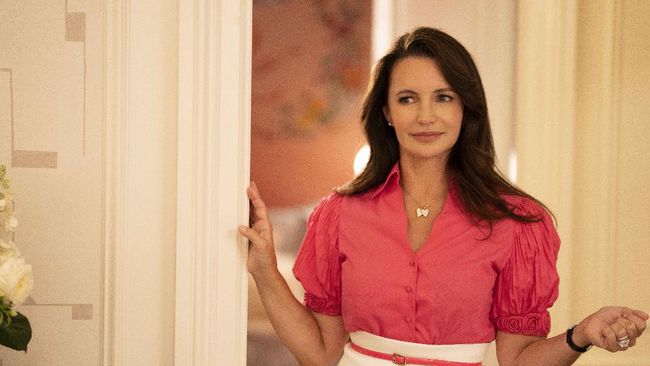 Kristin Davis atau pemeran Charlotte York mengungkapkan alasan serial terbarunya, And Just Like That, tak berjudul Sex and City seperti dahulu.