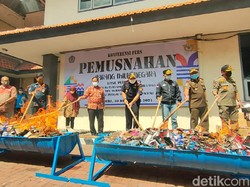 Bea Cukai Kediri Musnahkan Sex Toys Hingga Rokok Ilegal Senilai Rp 500 Juta