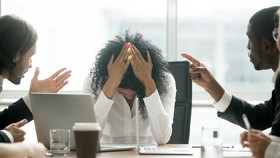 Mengenal Apa Itu Toxic Positivity dan Cara Menghadapinya