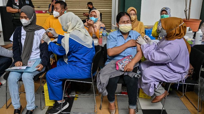 Penurunan kasus Covid-19 varian omicron di Surabaya membuat kapasitas tempat tidur di rumah sakit Kota Pahlawan itu longgar.