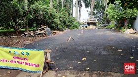 Kronologi Mobil Ketua PSI Isyana Bagoes Terperosok di Sumur Resapan