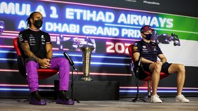Hamilton Bicara Peluang Tabrakan di Penentuan Gelar F1