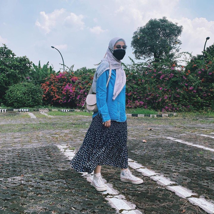 <p>Melalui postingan di Instagram, istri presenter Deddy Mahendra Desta ini ungkap bahwa ia sudah lama meninggalkan <em>junk food</em> dan nasi putih. (Foto: Instagram @natasharizkynew)</p>