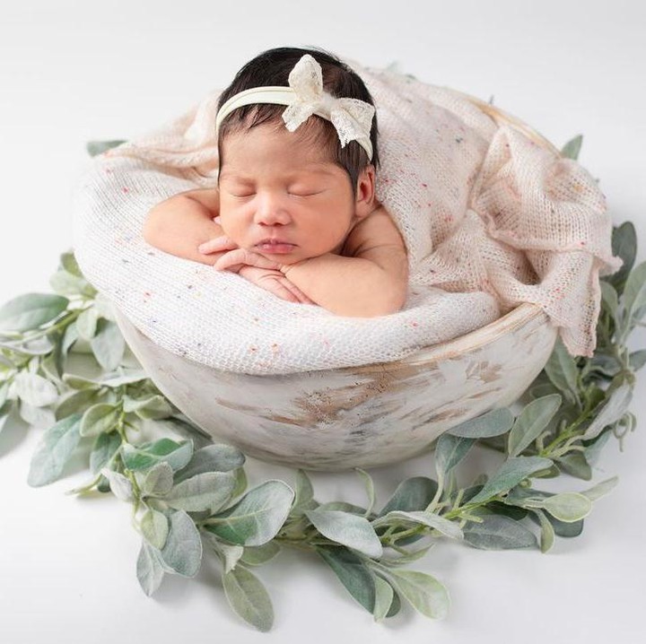 <p>Pada 26 November lalu, Nola B3 baru saja melahirkan anak keempatnya, Bunda. Nola melahirkan di usia 43 tahun, lho. (Foto: Instagram: @nakeya_ayu)</p>