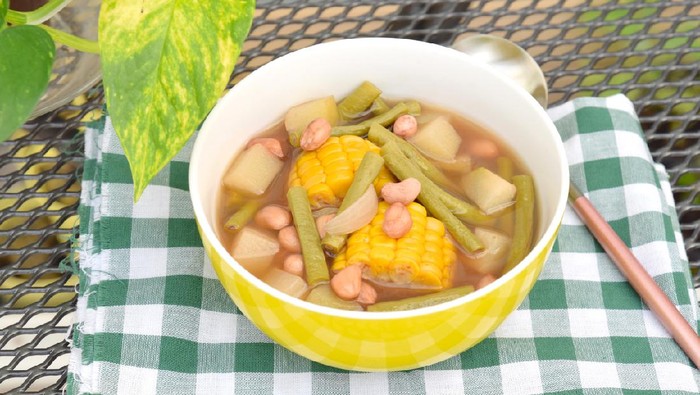 Sayur asem, Indonesian food. Vegetable in tamarind soup. Common ingredients are peanuts, corn, chayote and long bean.