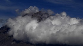 Awan Berbentuk UFO Sambangi Hawai'i