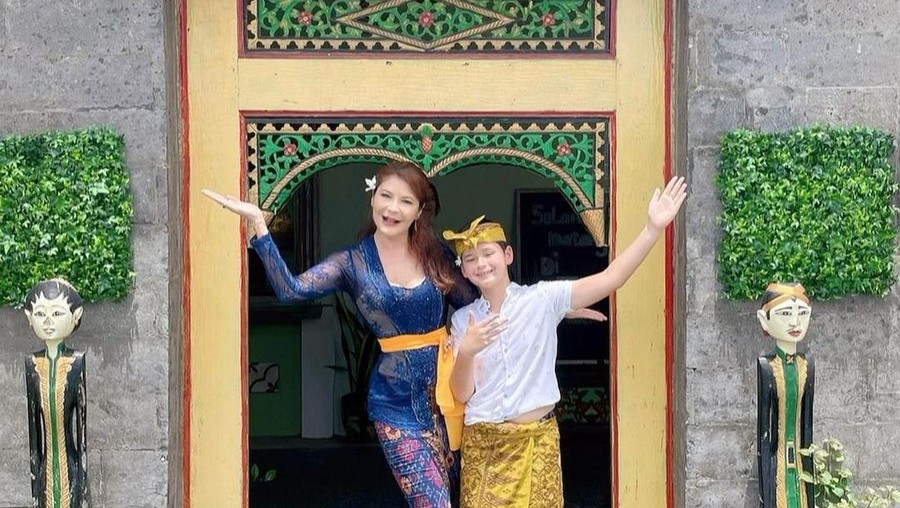 Tamara Bleszynski dan Kenzou