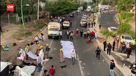 VIDEO: Truk Pengangkut Migran Gelap Terbalik di Meksiko, 49 Tewas