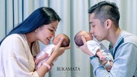 <p>Diungkap istri Haries Argareza Harahap tersebut, bayi kembar mereka lahir pada Jumat 12 November 2021 lalu. Keduanya diberi nama Kimora Adam Harahap (Kimi) &amp; Kanaya Sulaiman Harahap (Kana). (Foto: Instagram @zivannaletisha)<br /><br /></p>