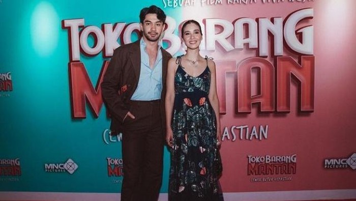 Film romance comedy Toko Barang Mantan (2020) | Foto: instagram/@officialpilarez