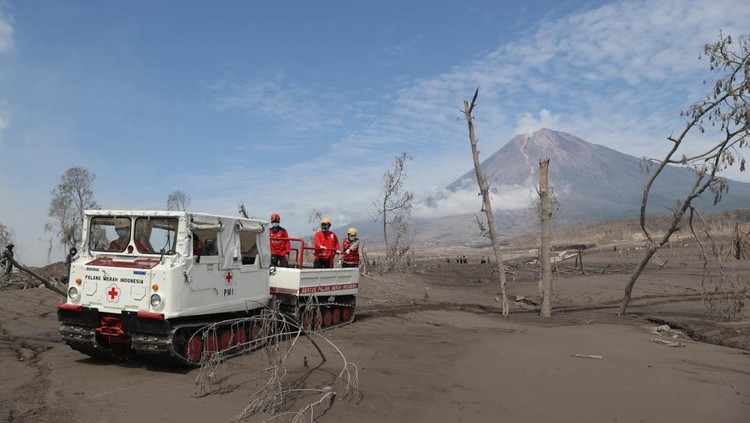 gunung semeru usai erupsi gunung semeru usai erupsi