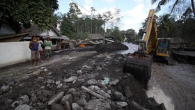 Seniman Tato Semarang Galang Donasi untuk Pengungsi Semeru