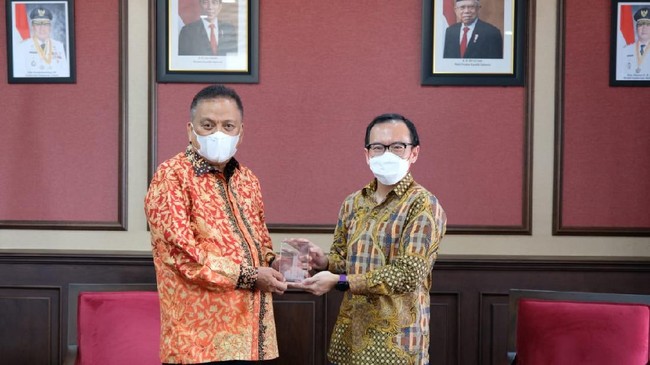 Satu Data Indonesia dan Pasar Digital (PaDi) UMKM di lingkup pemerintah provinsi dan kota/kabupaten menjadi solusi Telkom memudahkan aktivitas pemerintahan.