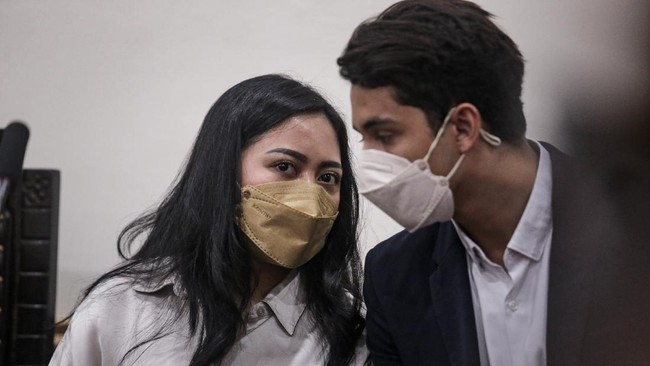 Sejauh ini polisi telah memeriksa 10 orang saksi dalam kasus dugaan suap Rachel Vennya untuk lolos dari karantina kesehatan sepulang dari luar negeri.