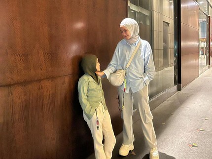 Keinginan Sendiri, Ini Potret 2 Anak Perempuan Zaskia Mecca yang Berhijab Sejak Kecil