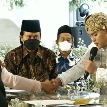 7 Momen Detik-detik Haru Danang DA Resmi Nikahi Sang Kekasih Hemas Nura