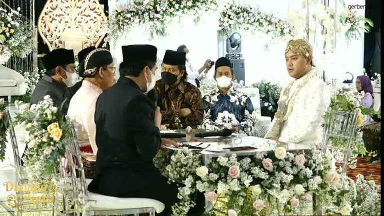 Danang DA dan Hemas Nura akan menikah hari ini di Alana Hotel Yogyakarta dengan mengusung adat Pakem Yogya. Yuk intip!