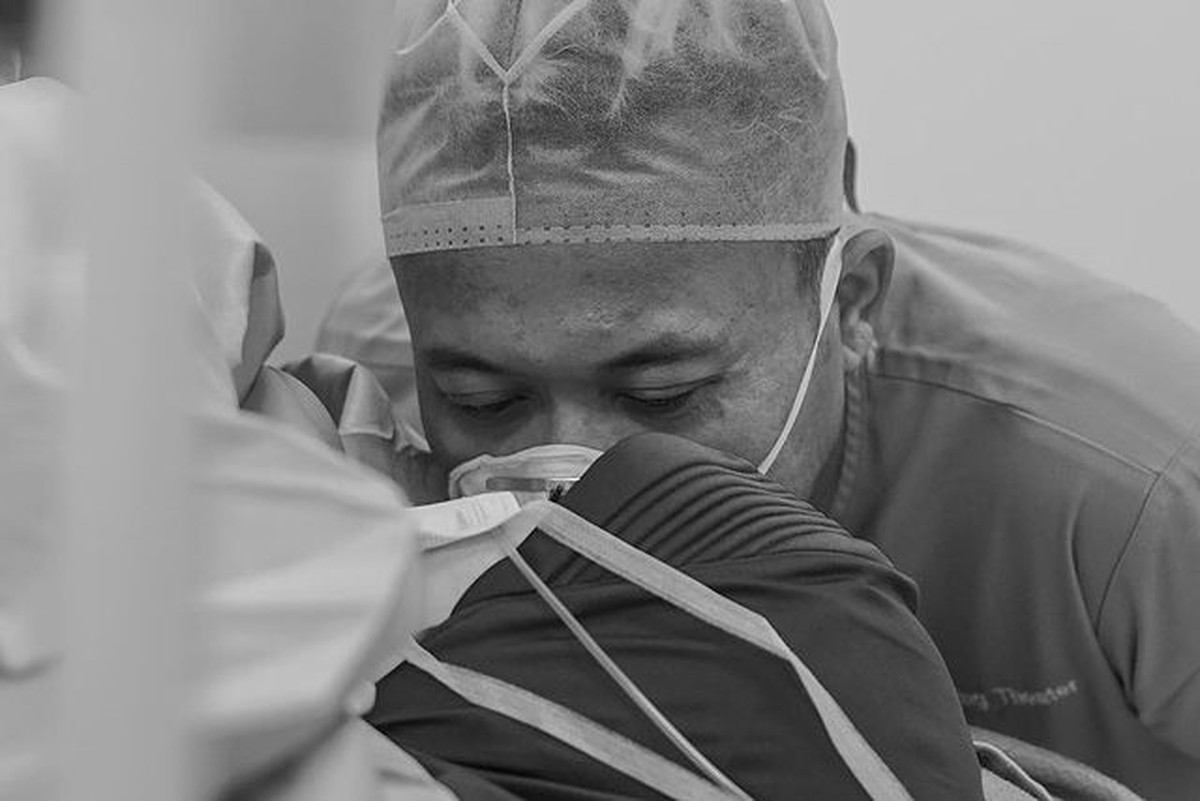 Kebahagiaan tengah menyelimuti keluarga Sule&comma; Nathalie Holscher telah berhasil melahirkan anak pertamanya &lpar;12&sol;12&rpar;&period; Yuk intip momennya&excl;