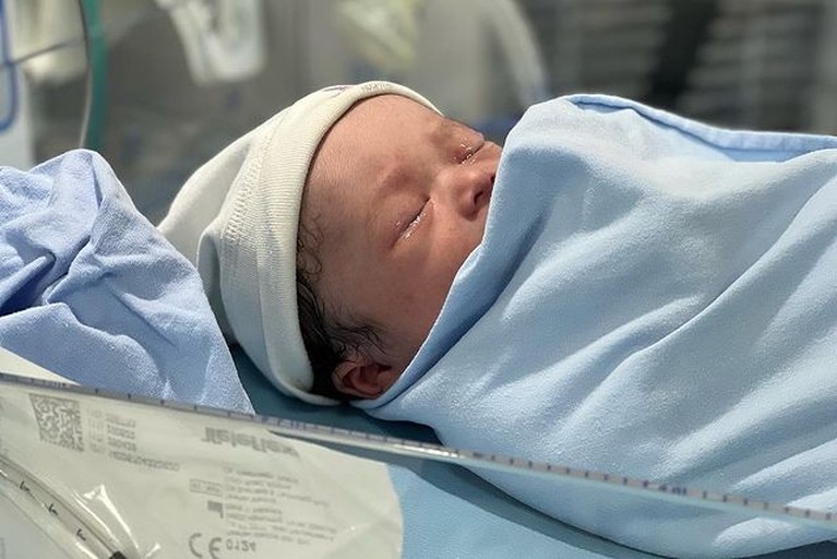 8 Detik-detik Haru Nathalie Holscher Melahirkan Anak Pertama Kebahagiaan tengah menyelimuti keluarga Sule, Nathalie Holscher telah berhasil melahirkan anak pertamanya (12/12). Yuk intip momennya!