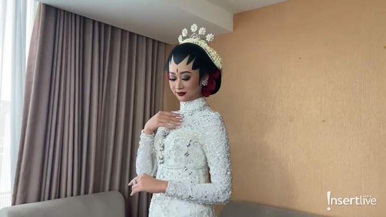 Busana Pengantin Danang DA & Hemas Nura Busana Pengantin Danang DA & Hemas Nura