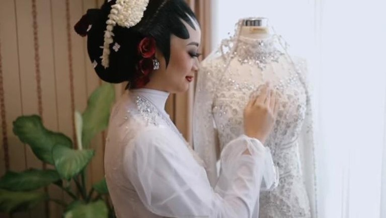 Busana Pengantin Danang DA & Hemas Nura Busana Pengantin Danang DA & Hemas Nura