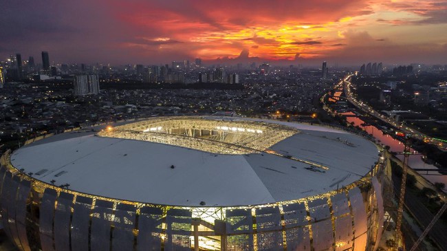 Pembangunan Jakarta International Stadium (JIS) diklaim sudah 98 persen dan bakal selesai sesuai target yang telah ditentukan.