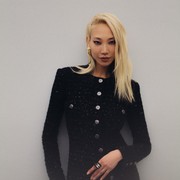 Gaya Selebriti saat Hadir di Fashion Show Chanel Metiers d'Art 2022! Ada Pharrell dan Lucy Boynton