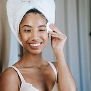 5 Cara Sederhana Menghilangan Bruntusan di Wajah, Nggak Mahal dan Cukup Dilakukan di Rumah!