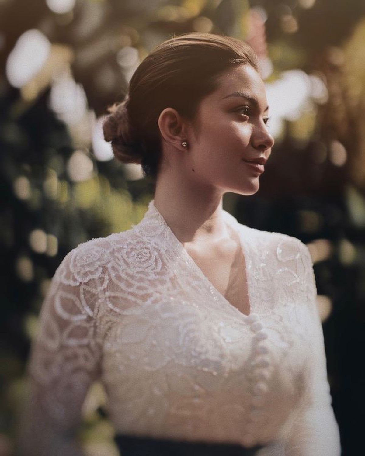 7 Foto Ariel Tatum Jalani Upacara Melukat Agama Hindu di Bali Jadi Sorotan