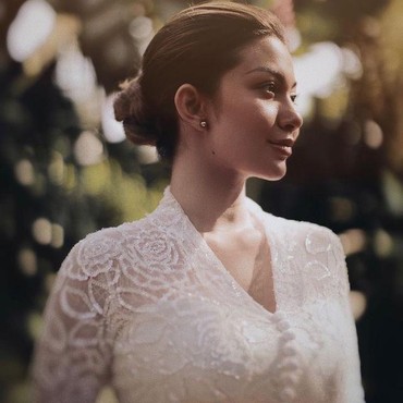 Gaya Ariel Tatum Lagi Ngerokok Viral, Warganet Salfok Merek Rokok