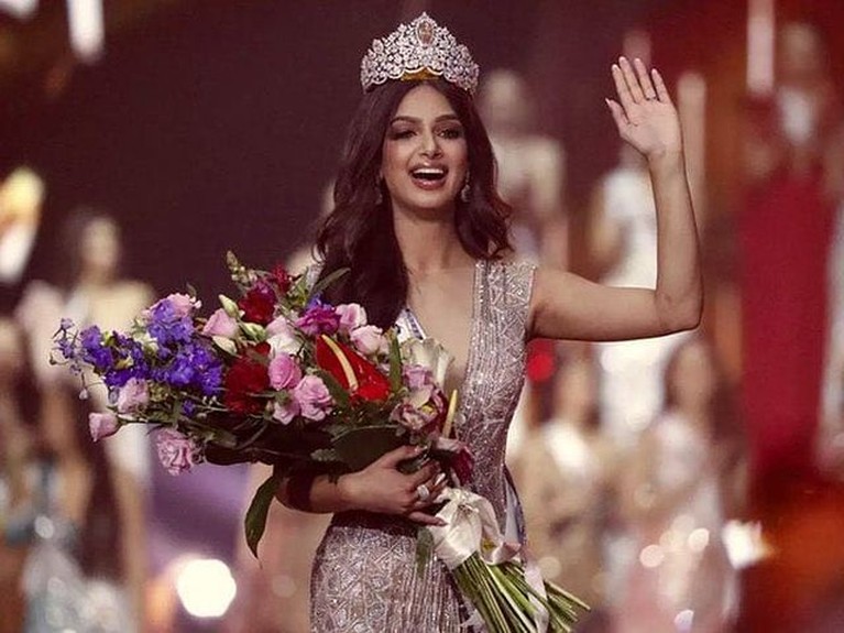 7 Pesona Cantik Harnaz Sandhu Pemenang Miss Universe 2021 dari India Ajang kecantikan Miss Universe 2021 telah dimenangkan oleh perempuan cantik asal India Harnaaz Shandu. Yuk intip pesonanya!